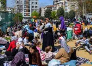 Earthquake Shakes Istanbul, Panic Spreads earthquake-shakes-stanbul-panic-spreads