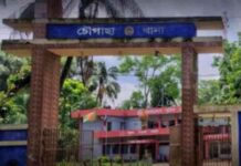 Attack on Police Injures Seven Members while Attempting to Arrest Landowner in Jashore attack-on-police-njures-seven-members-while-attempting-to-arrest-landowner-in-jashore