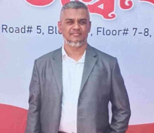 BNP Leader Sadhan Talking at a Tea Stall, Two Youths Flee after Firing – Incident Details bnp-leader-sadhan-talking-at-a-tea-stall-two-youths-flee-after-firing-ncident-details