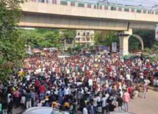 Justice for Equality: Shahbag Protests Against Assassination, Road Traffic Suspended justice-for-equality-shahbag-protests-against-assassination-road-traffic-suspended