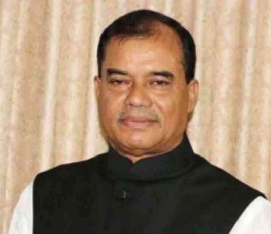 Returning to the country, Awami League leader Gias arrested at the airport returning-to-the-country-awami-league-leader-gias-arrested-at-the-airport